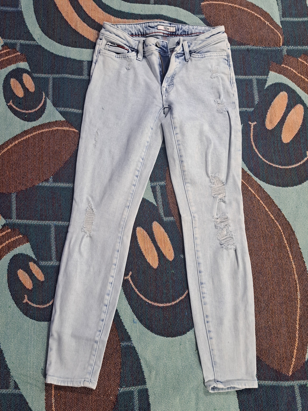 🌈TOMMY HILFIGER LIGHT WASH DISTRESSED JEANS-2